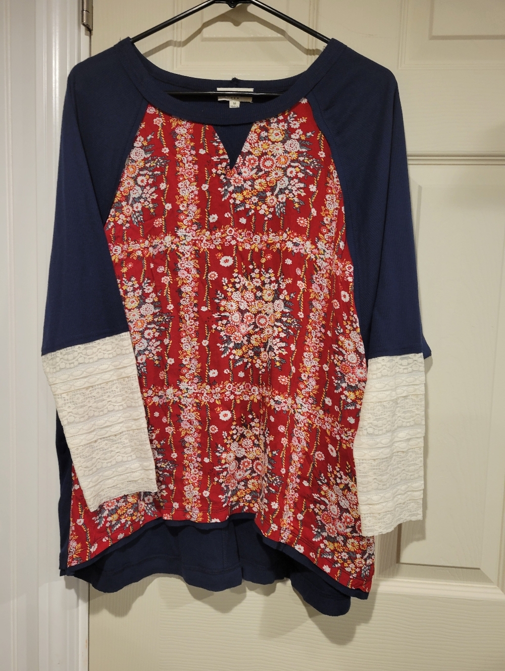 Umgee Boho Mixed Floral Patchwork Top Navy Red Lace Raglan Sleeves Size M